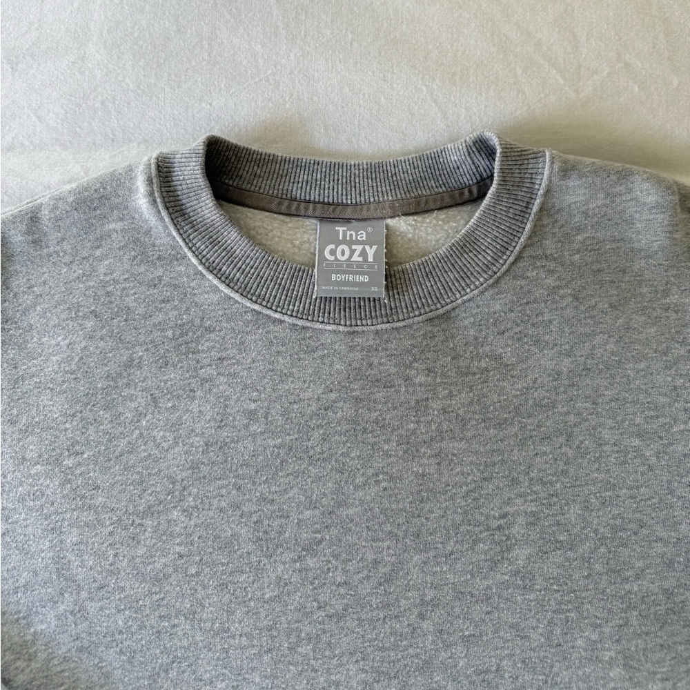 NWOT Aritzia TNA Cozy Fleece Boyfriend Crewneck - Picture 3 of 6